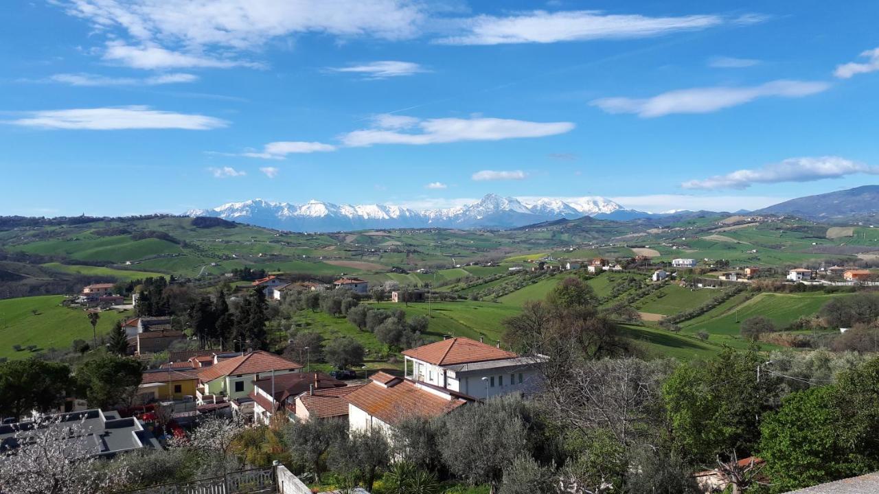 Bed And Breakfast La Pecora Rosa Sant'Omero Екстер'єр фото