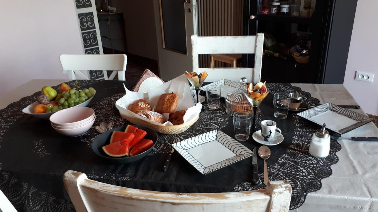 Bed And Breakfast La Pecora Rosa Sant'Omero Екстер'єр фото