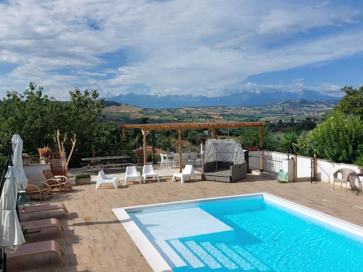 Bed And Breakfast La Pecora Rosa Sant'Omero Екстер'єр фото